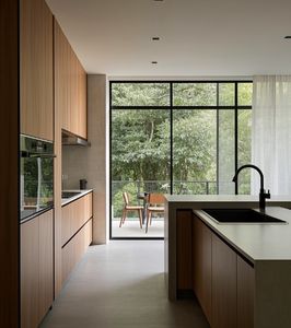 Armoires de cuisine style moderne, armoires de cuisine et options d'armoires de garde-manger intelligentes pour un rangement élégant - Product Image 2