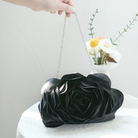 Pochette élégante à motif floral pour femme, sac à main en forme de rose, sac à bandoulière à chaîne pour femme, petites pochettes en satin, sac de soirée de créateur