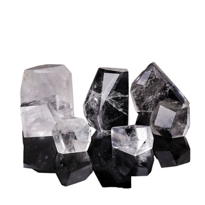 Vente en gros de cristaux de quartz naturel transparents de marque Dongqing, formes libres, polis, sculptés, pierres de guérison d'art populaire pour la décoration - Product Image 1