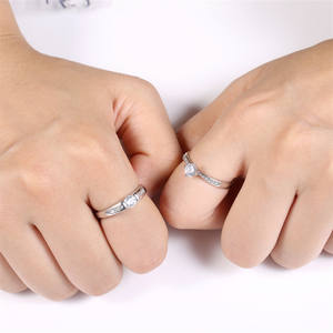 草石承诺珠宝情侣戒指订婚女男士精致圆形锆石床罩戒指银色结婚戒指套装 - Product Image 6