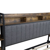 Cadre de lit Queen Size en fer et bois au design moderne et épuré, en promotion