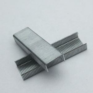 थोक डेस्कटॉप गुणवत्ता गैल्वेनाइज्ड स्टेपलर पिन ऑफिस बाइंडिंग सिल्वर <span class=keywords><strong>24</strong></span>/6 स्टेपल पिन की आपूर्ति करती है - Product Image 2