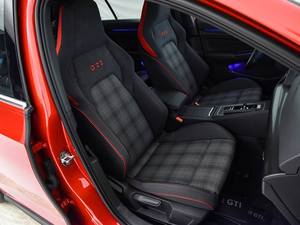 Voitures de performance d'occasion <span class=keywords><strong>pas</strong></span> chères en provenance de Chine en stock 2021 <span class=keywords><strong>Golf</strong></span> <span class=keywords><strong>GTI</strong></span> 380TSI DSG LHD Essence Hatchback Vente en gros Exportation - Product Image 4