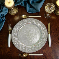 Assiettes de présentation en plastique réutilisables de luxe de style européen, bordure dorée, durables, 13 pouces, design moderne, pour mariages, fêtes à domicile et hôtels