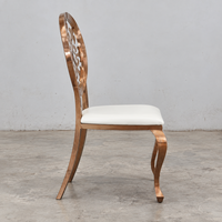 Chaise de banquet en acier inoxydable bronze avec dossier sculpté floral et siège en cuir PU