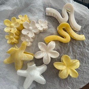 Hot Sell <b>Sweet</b> Pink White <b>Flower</b> Shape Large Hair Claw Acrylic Acetate Hawaiian Plumeria Women Girls Hair Claw Clip Accessories - Product Image 1