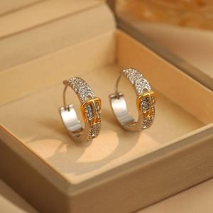 Boucles d'oreilles clous tendance pour femme, en zircon taille princesse, avec blocs de couleur géométriques, en cuivre plaqué or et argent S925, cadeau de luxe haut de gamme - Product Image 1