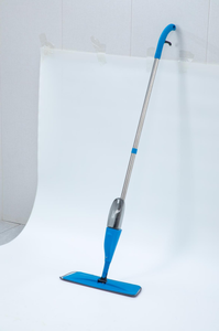 Nouvelle balayette noire 3 en 1, kit en microfibre manuel avec serpillière pulvérisatrice rose écologique et pulvérisateur d'eau pour le nettoyage des sols - Product Image 4