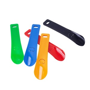 Chausse-pied en plastique mini portable avec visage souriant, aide à l'enfilage des chaussures, pour la maison, petit cadeau - Product Image 5