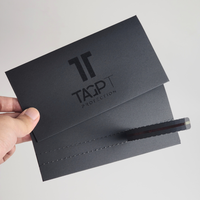 Enveloppe noire à déchirer format A4 personnalisé avec impression UV ponctuelle de logo Enveloppes en papier d'expédition express avec impression de logo personnalisé