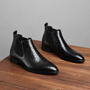 รองเท้าหนังแท้ผู้ชายแบบสวม ดีไซน์ไล่เฉดสีสุดเทรนด์ปี 2025 กันน้ำ กันลื่น เหมาะสำหรับฤดูหนาว สวมใส่สบายๆ - Product Image 1