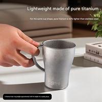 Mug à bière en titane pur, forme ventrue, avec poignée, simple paroi, léger, compatible eau bouillante, luxe discret, haut de gamme, boîte à grille raffinée