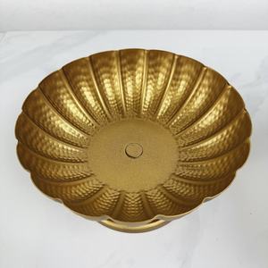 Vaso di fiori decorativi per fiori secchi ciotola in metallo lucidato oro di alta qualità per la decorazione di nozze - Product Image 4