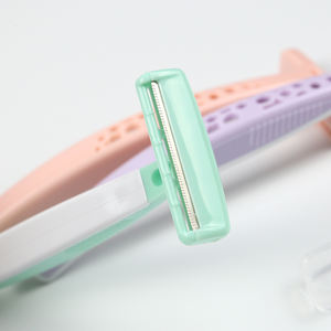 Rasoio Usa e Getta Premium per Donne con Striscia Lubrificante Idratante, Lama di Sicurezza in Acciaio Inossidabile Affilata per Corpo/Viso Sensibile - Product Image 4