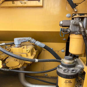 Mini-excavatrice Caterpillar CAT 307 d'occasion, certifiée CE, 5-7 tonnes, moteur Cummins, équipement de terrassement hydraulique d'occasion, avec godet. - Product Image 6