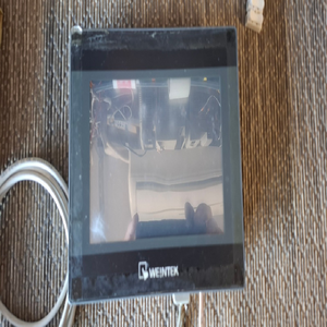 MT6071iP HMI WEINTEK มือสอง ใช้งานได้ ผ่านการทดสอบแล้ว PLC มือสอง - Product Image 1