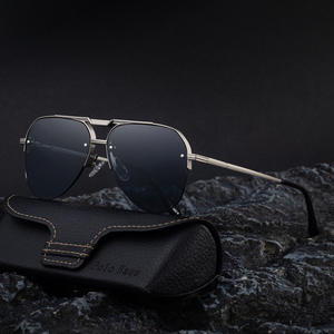 Lunettes de soleil Toto Haus Aviator pour hommes, monture en métal, protection UV400, verres de classe 2 avec étui KSL-98342 - Product Image 2