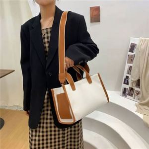 Bolso tote de lona blanca resistente para mujer, con inserto tejido, impermeable, reutilizable, con asa de cinta, ideal para compras diarias en verano. - Product Image 5