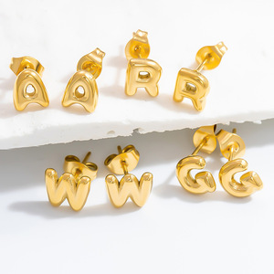 ต่างหูแบบติดหูทรงตัวอักษร ชุบทอง 18k สแตนเลสสตีล เครื่องประดับแฟชั่นสำหรับผู้หญิง - Product Image 4