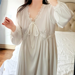 Camicia <span class=keywords><strong>da</strong></span> <span class=keywords><strong>Notte</strong></span> Sexy in Raso di Alta Qualità <span class=keywords><strong>Taglie</strong></span> <span class=keywords><strong>Forti</strong></span> XL-4XL Manica Lunga Scollo a V Ampia 100kg Adatta per Ragazze Formose Sopra il Ginocchio - Product Image 2