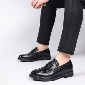 Mocassins en cuir véritable pour hommes, bout rond, à enfiler, semelle extérieure en caoutchouc, toutes saisons, chaussures décontractées et habillées - Product Image 4