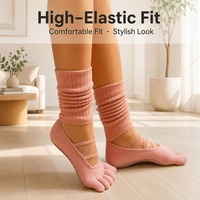 Chaussettes de yoga et de ballet intégrées pour jeunes femmes, avec protège-jambes, cinq orteils, antidérapantes, à sangles croisées, pour Pilates, en coton respirant, personnalisables OEM