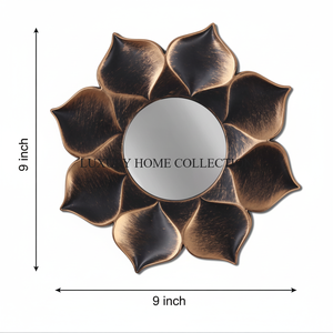 Cadre de miroir mural en métal antique orné d'un design d'inspiration victorienne pour une pièce d'accent sophistiquée - Product Image 1