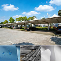 Abri de stationnement pour voitures en membrane tendue PVDF sur mesure, auvent de garage de villa à grande portée avec structure en acier galvanisé