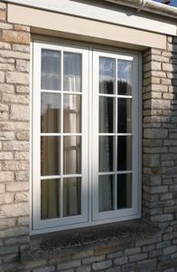 Fenêtre à battant moderne en bois et aluminium, ignifuge, antivol, double vitrage isolant, certifiée CSA, à énergie solaire pour bureau - Product Image 1