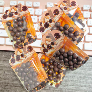 Bonbons en gros : Billes de chocolat croustillantes Maltesers saveur fraise et cacao, en forme de tasses de thé au lait, friandises en grains de chocolat - Product Image 1
