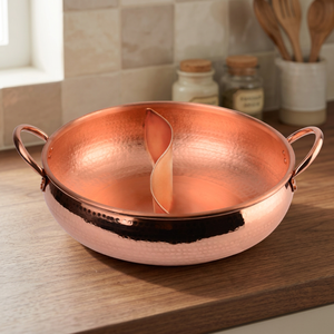 Plateau de rangement rond en cuivre fait main, style rustique, pour la décoration de cuisine, utilisation sur table intérieure, Metaledge, toutes saisons - Product Image 2
