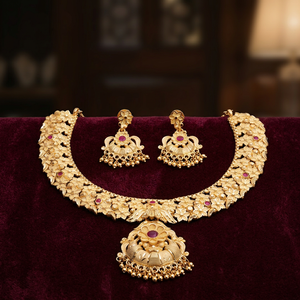 Conjunto de Joyería de Moda al por Mayor, Chapado en Oro de 14K, 18K, 24K, Diseño Floral Tradicional, Collares de Latón Bañados en Oro - Product Image 1