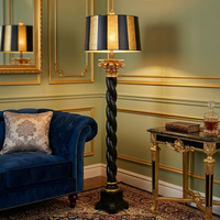 Lampadaire de luxe personnalisé en laiton doré, luminaire sur pied haut pour villa moderne et maison d'hôtes