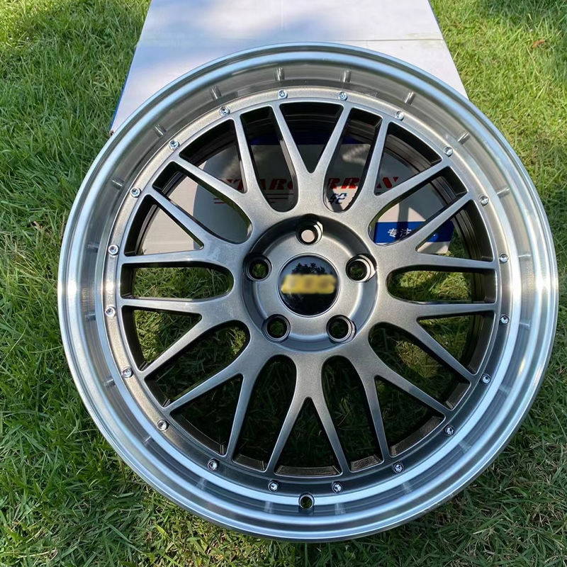 Côté de voiture en argent galvanisé D