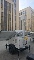 Système d'éclairage et de surveillance des véhicules Tour de remorque à LED télescopique solaire avec caméra