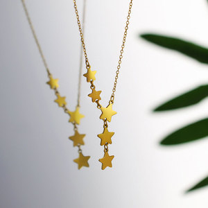 Collar con colgante de estrella chapado en oro de 14k y 18k de acero inoxidable 316L al por mayor para mujer - Product Image 4