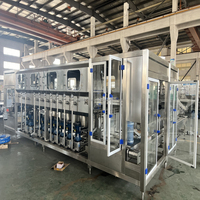 Machine de remplissage d'eau électrique automatique de 5 gallons avec emballage en baril en plastique, système de production de boissons haute capacité