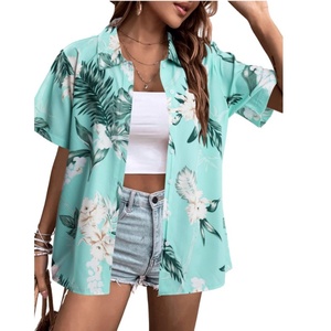 Camisa Hawaiana Vintage con Cuello, Estampado Floral Tropical, Suave y Fresca para Verano, Blusa con Cuello en V, Manga Corta, Botones Frontales y Logotipo - Product Image 6