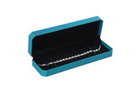 Boîte d'emballage de bijoux en cuir PU rectangulaire élégante, personnalisée en couleur, fabriquée à la main avec le logo du client pour les cadeaux de mariage
