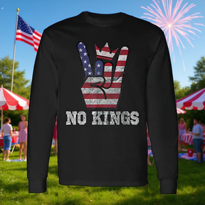 Camiseta de manga larga No Kings con diseño de bandera estadounidense, estilo vintage del 4 de julio - Product Image 3