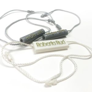 Tùy chỉnh dập nổi tên Logo <span class=keywords><strong>Nylon</strong></span> hangtag dập nóng vật liệu giấy treo <span class=keywords><strong>Tag</strong></span> cho giày dép và Hàng may mặc với nhựa chuỗi con dấu - Product Image 5