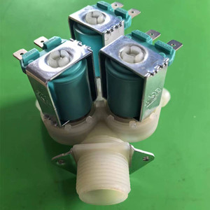 Vanne solénoïde d'entrée d'eau parallèle en nylon de style européen, un entrée trois sorties, pour pièces d'appareils électroménagers de lavage, spécialement conçue pour - Product Image 1