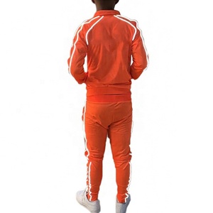 Conjunto Deportivo de 2 Piezas con Cremallera y Franjas Reflectantes de Nailon Personalizadas - Product Image 3