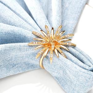 Anillos de Servilleta de Lujo de Aleación de Hierro con Diseño de Diamantes y Fuegos Artificiales, Girasol Dorado, Ecológicos y Duraderos, Decoraciones para Bodas, en Stock - Product Image 1