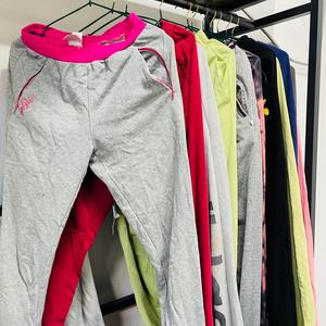 กางเกงวิ่งออกกำลังกายสีพื้น ยืดได้ เหมาะสำหรับเต้น ออกกำลังกาย สไตล์สปอร์ต ขายส่งจำนวนมาก เสื้อผ้า<span class=keywords><strong>มือ</strong></span><span class=keywords><strong>สอง</strong></span>แบบมัดรวม โรงงานแจ็ควิน ตงกวน EXP - Product Image 4