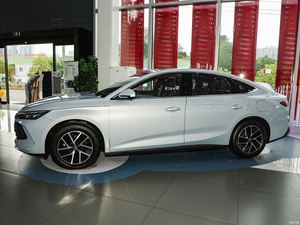 Prix d'usine BYD Qin L DM-i 2024 nouvelle voiture 4 portes 5 places 2wd Wheel Drive Auto Energy Vehicle Byd Qin voiture électrique - Product Image 2