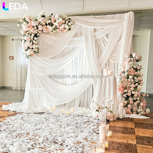 ฉากหลังงานแต่งงาน LEDA ตกแต่งงานปาร์ตี้ ผ้าไหมสีขาวหรูหราทันสมัย ประดับด้วยดอกไม้แขวนพร้อมริบบิ้นและผ้าม่าน - Product Image 2