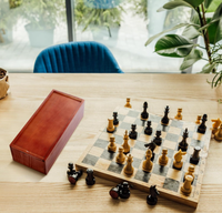 Boîte de rangement pour pièces d'échecs avec couvercle coulissant, en bois, avec doublure en flanelle, avec 2 grands compartiments de rangement, pour un jeu de pièces d'échecs