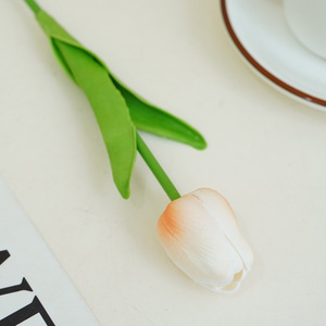 <span class=keywords><strong>Bouquet</strong></span> di <span class=keywords><strong>Tulipani</strong></span> Bianchi <span class=keywords><strong>Artificiali</strong></span> in Morbido PU, Realistici al Tatto, per Decorazioni di San Valentino, Natale, Matrimoni e Casa - Product Image 6