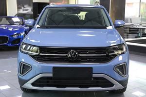 Voiture d'<span class=keywords><strong>occasion</strong></span> 2025 Volkswagen <span class=keywords><strong>T</strong></span>-<span class=keywords><strong>Cross</strong></span> Style 1.5 TSI DSG SUV prê<span class=keywords><strong>t</strong></span> à l'emploi, pas d'accident prê<span class=keywords><strong>t</strong></span> à être expédié dans le monde entier - Product Image 2